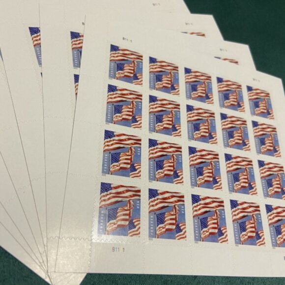 500 usps forever stamps of 2022 Mail U.S.A. Flag Postage - Picture 2 of 2